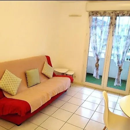 St Andrew Apartment *
