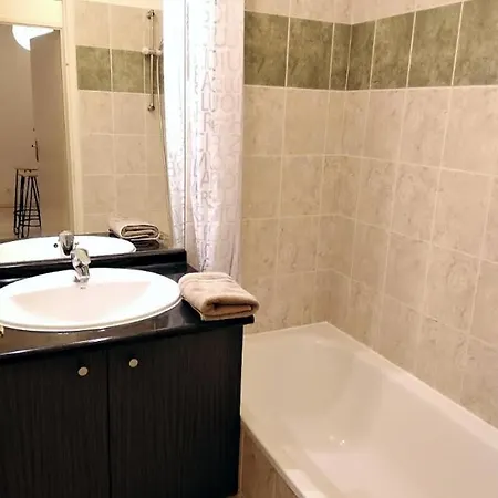 St Andrew Apartment *